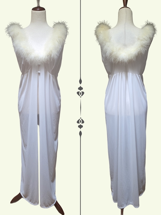 Vintage Other - Vintage 70s White Ivory Faux Feather Trim Sleeveless Robe